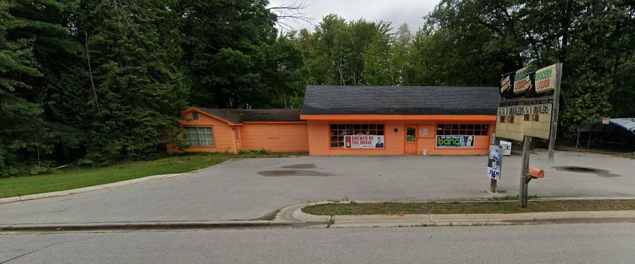 Lakeside Superette (Bergs Superette) - 2019 Street View (newer photo)